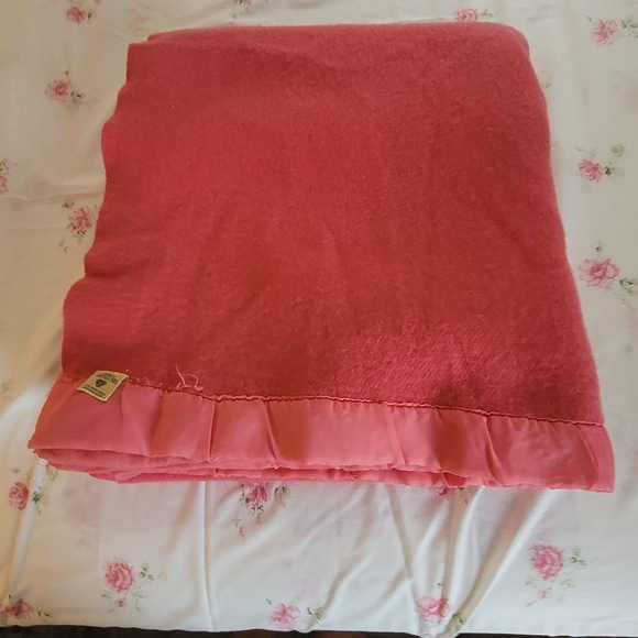 Kenwood Other - Vintage 100% Virgin Wool Blanket, Fuschia/pink, Queen or Full size
